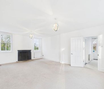 4 bedroom detached house to rent - Photo 3