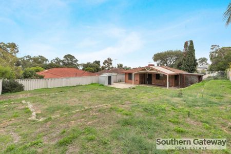 Central Family Home - Photo 4