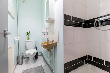 1 bedroom Flat To Let - Photo 2