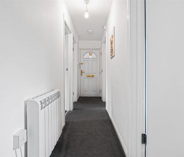 Sandringham Court, Burnham - Photo 4