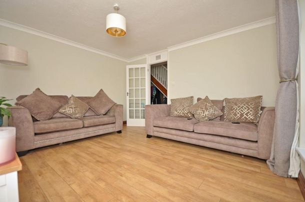 3 bedroom semi-detached house to rent - Photo 1