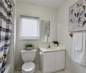 For Lease - 33 Fenflower Court, Brampton, Ontario - Photo 4