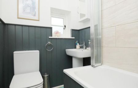 3 bedroom terraced house to rent - Photo 4