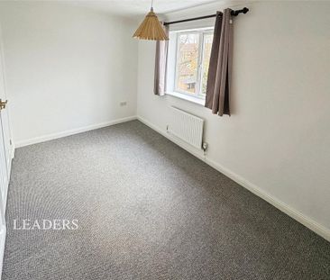 4 bedroom detached house to rent - Photo 4