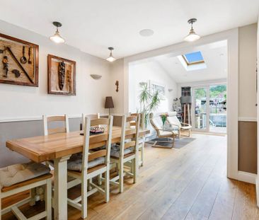 4 bedroom semi-detached house to rent - Photo 2