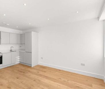 London Road, Sittingbourne, Kent, ME10 - Photo 6