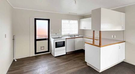 TWO BEDROOM IN FOXTON - Photo 4