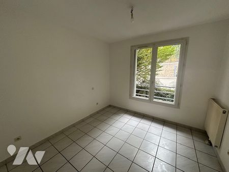 Appartement T2 à louer avec terrasse dans immeuble de bon standing, quartier de la Gare - Photo 3