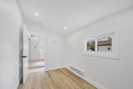 For Lease - 338 Old Mosley Street Unit# Unit 3, Wasaga Beach, Ontario - Photo 2