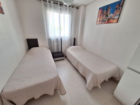 Ref. 7675 Spacious bungalow for long-term rent in a gated complex with a swimming pool - Photo 2