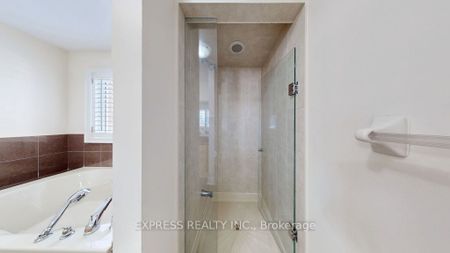 For Lease - 164 Mavrinac Boulevard, Aurora, Ontario - Photo 4