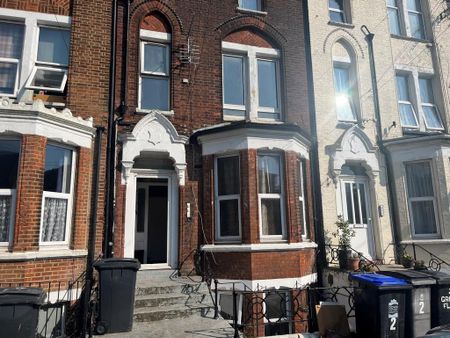 1 bedroom flat to rent - Photo 5