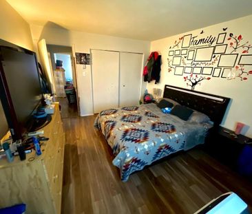 2 bedroom 1 bathroom - Photo 1