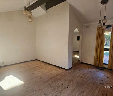 Prime Location Living in the Heart of Wantirna South - Photo 1