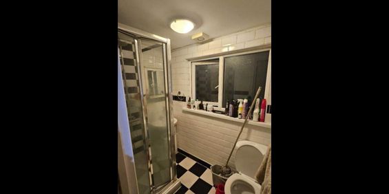 Room in a Shared House, Compton Avenue, E6 - Photo 3