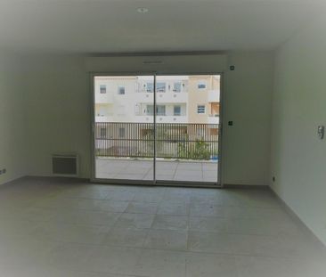 Location Appartement 2 pièces 42m² PUGET SUR ARGENS 83480 - Photo 2