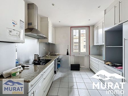 Location Appartement 5 pièces 81m² CHAMALIERES 63400 - Photo 5