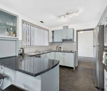 Charming 3-Bedroom Home - Convenient & Comfortable Living - Photo 6