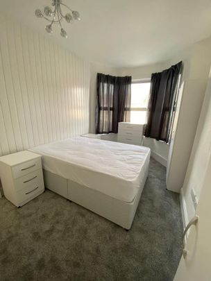 Room in a Shared House, Chapter Road, NW2 - Photo 1