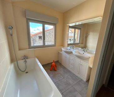 Montrodeix: maison de 100 m2 avec 3 chambres en location - Photo 5