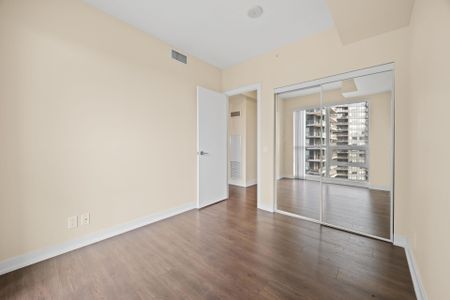 For Lease - 2220 Lakeshore Boulevard Unit# 2004, Toronto, Ontario - Photo 3