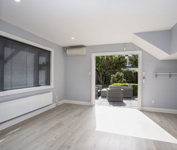 Executive home in Strowan! - Photo 2