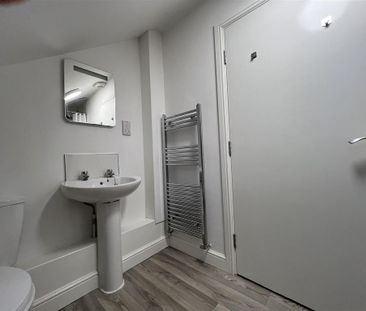 3 bedroom apartment to rent - Photo 3