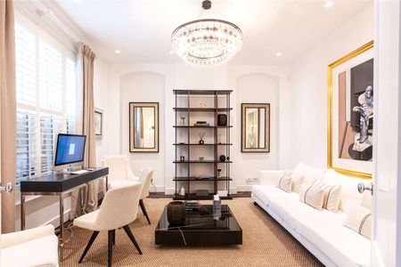 A beautifully refurbished house set in this prime Belgravia location - Photo 3