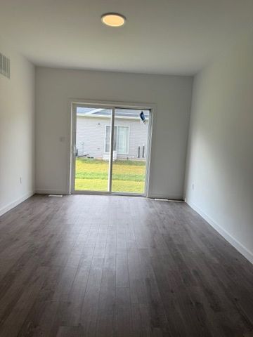 For Lease - 32 Waterleaf Trail, Welland, Ontario - Photo 2