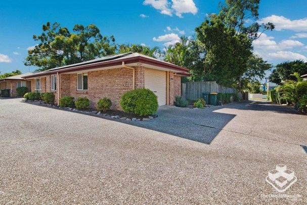 Stylish & Convenient Living in the Heart of Yeronga! - Photo 1