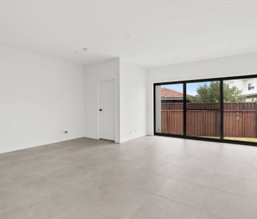 Brand New 3 Bedroom Townhouse with Garage - Photo 2