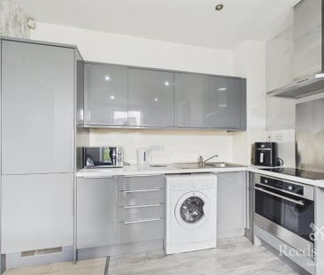 4 bedroom terraced house to rent - Photo 6