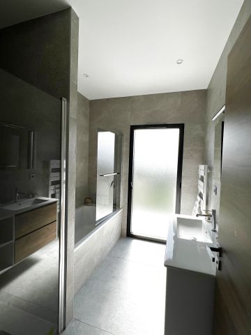 Location Maison 5 pièces 139m² OLLIOULES 83190 - Photo 2
