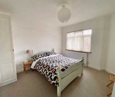 3 bedroom semi-detached bungalow to rent - Photo 4