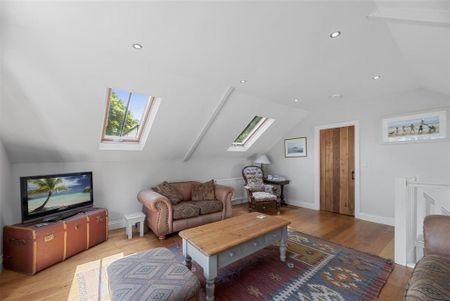 2 bedroom detached house to rent - Photo 2