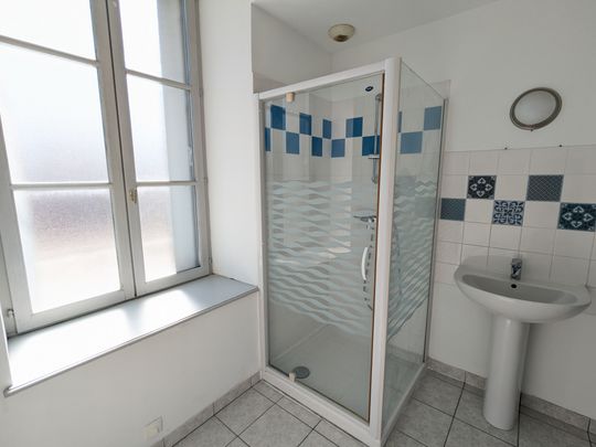 Location Appartement 3 pièces 61m² ISSOUDUN 36100 - Photo 1