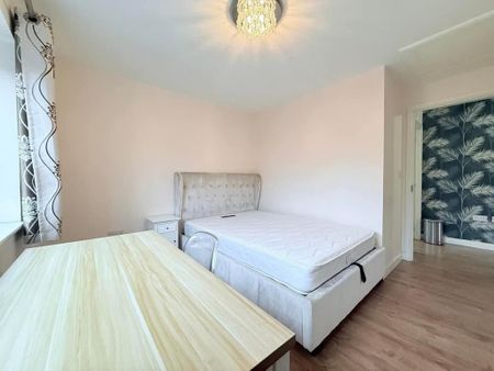 3 bedroom detached house to rent - Photo 5