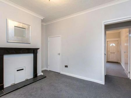 Terraced House to rent on - Photo 4