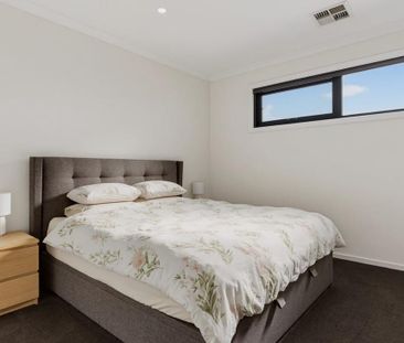 Stylish Modern Townhouse in West Lakes - Photo 5