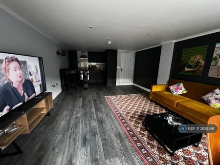 1 bedroom flat to rent - Photo 3