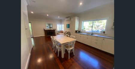 Claremont home on spacious property - Photo 5