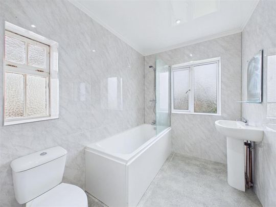 3 bedroom semi-detached house to rent - Photo 1