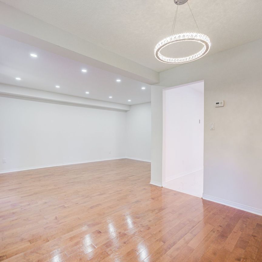 For Lease - 319 Hillside Drive, Mississauga, Ontario - Photo 1