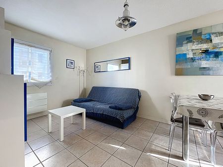 Location Appartement 2 pièces 29m² LA ROCHELLE 17000 - Photo 3