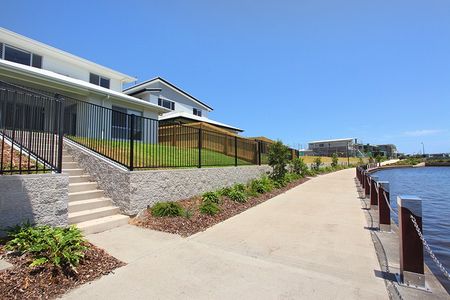 Prime Waterfront Family Home in Health & Recreational Precinct! - Photo 2