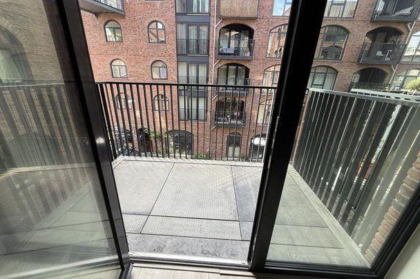 Appartement te huur: Pantograafstraat 19 1019 XX Amsterdam - Photo 1