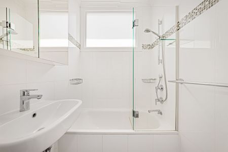 Refurbished Elegant Victorian home in coveted Alexandria cul-de-sac - Photo 5