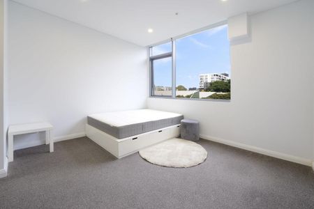 Contemporary 2-Bed Apartment I Furnished I Gym & Pool - Photo 5