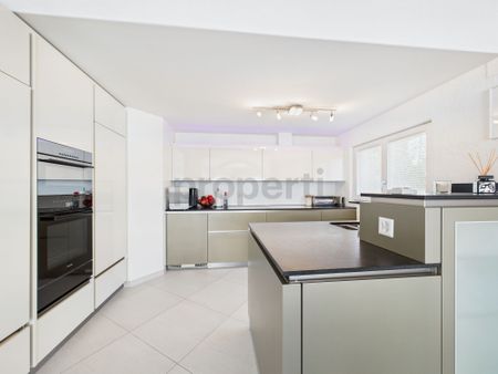 Vielseitiges 7-Zimmer-Einfamilienhaus in Widen (ideal für Wohnen und Büro) - Photo 5