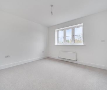 2 bedroom end of terrace house to rent - Photo 6